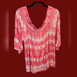 Loveappella Off-White and Coral Floral Top